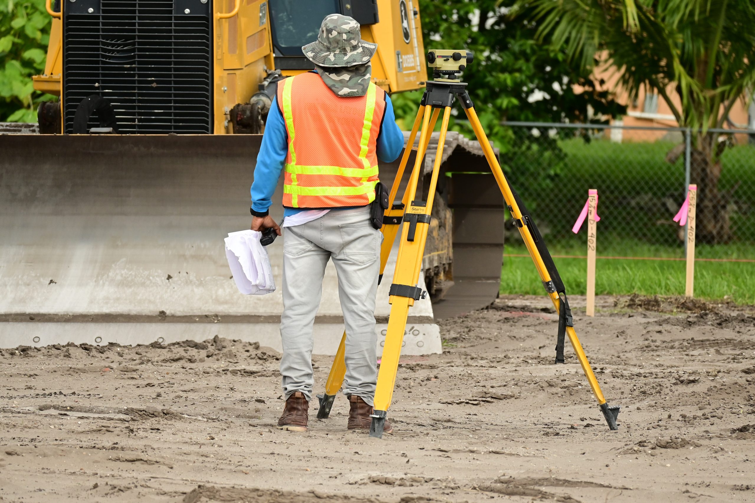 Capacitación en uso y manejo de equipos topográficos y geodésicos