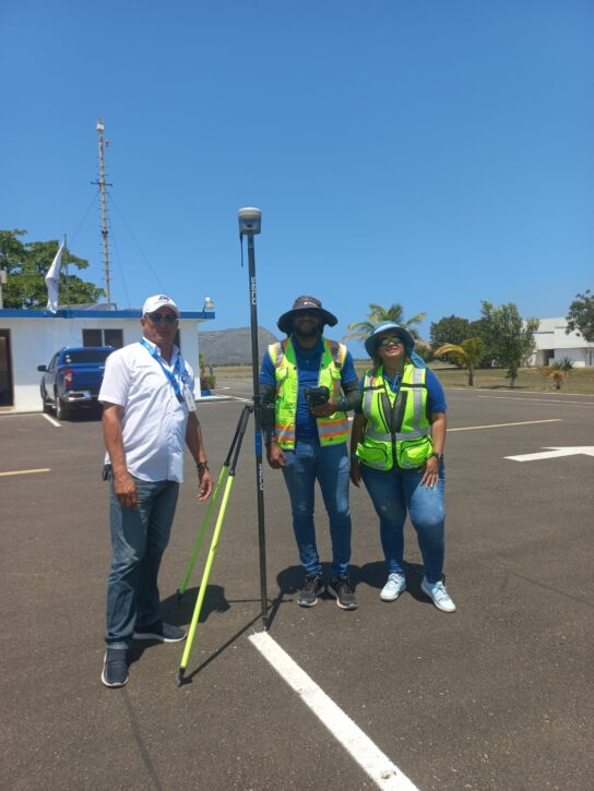 la Dirección de Geodesia del IGN-JJHM realiza proceso de verificación de las CORS para el fortalecimiento y unificación del Sistema Geodésico Nacional Activa para la República Dominicana