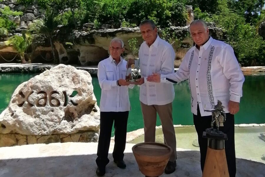 México reconoce labor académica por el turismo sostenible del director del Instituto Geográfico Nacional