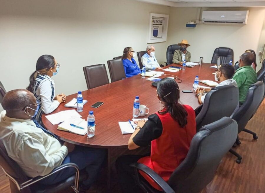Personal del Instituto Geográfico Nacional "José Joaquín Hungría Morell" (IGN-JJHM) se reúne con personal técnico de la Federación Dominicana De Municipios (FEDOMU)