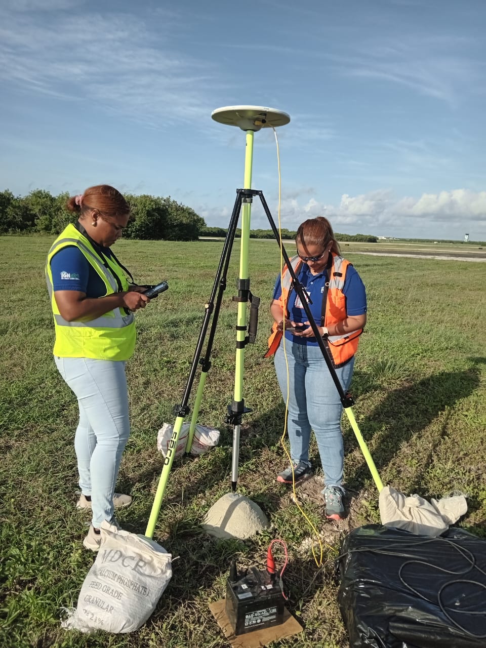 IGN-JJHM avanza en el Fortalecimiento de la Red Geodésica interna en Aeropuertos, aeródromos y helipuertos de la República Dominicana.